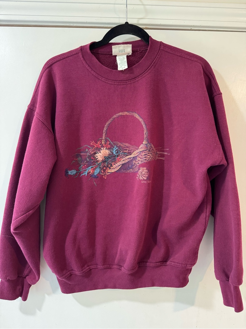 Vintage Northern Reflections Embroidered Berry Floral Basket Crewneck Sweatshirt